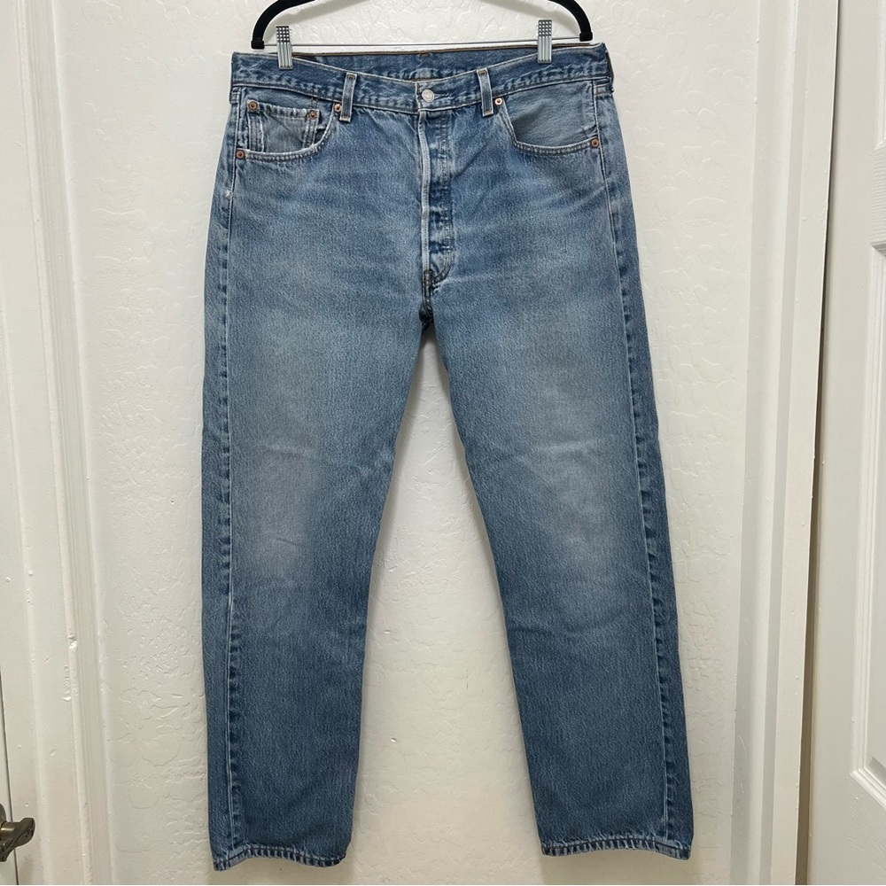 Y2K 2000s Levi’s 501 Jeans Men’s 38x32 Button Fly